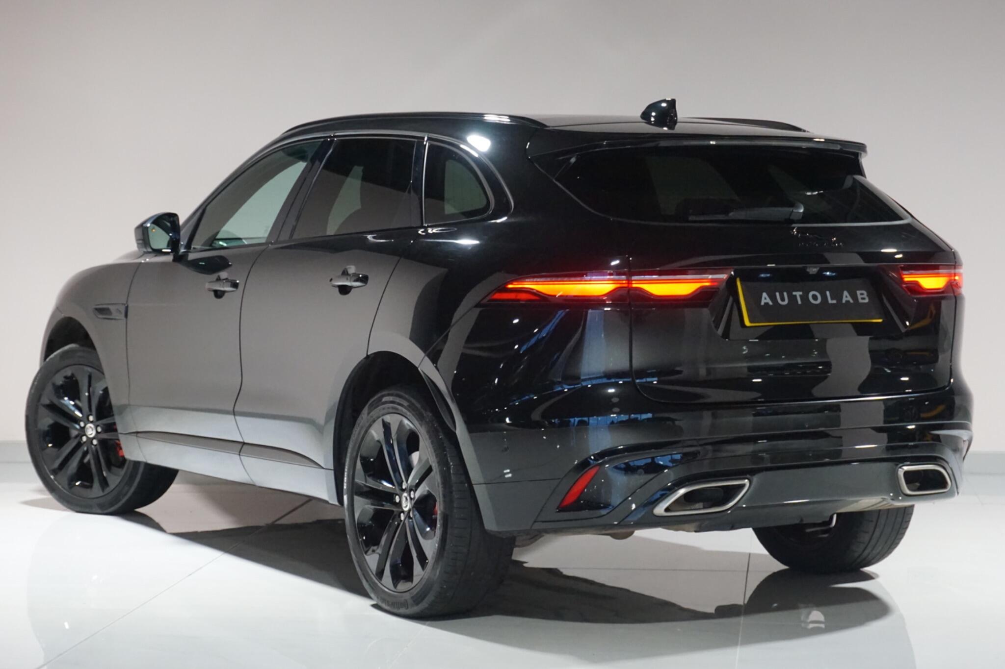 Jaguar F-PACE 3.0 D300 MHEV R-Dynamic HSE Black SUV 5dr Diesel Auto AWD Euro 6 (s/s) (300 ps)